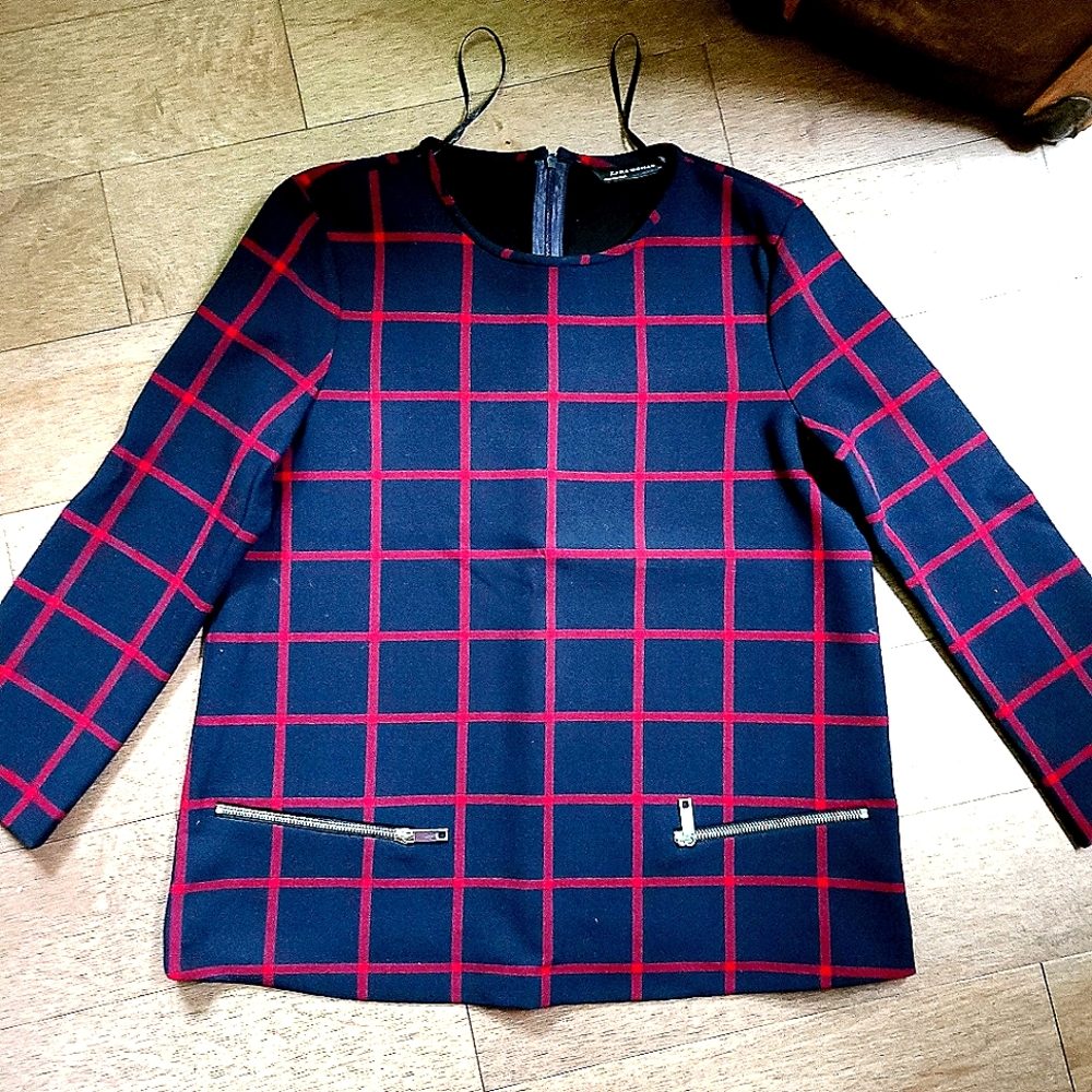 NWOT Zara black and red structured top